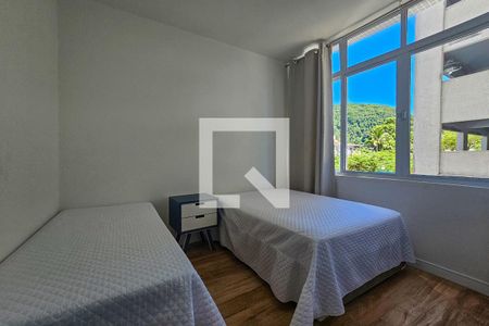 Suíte  de apartamento para alugar com 1 quarto, 57m² em Centro, Guarujá
