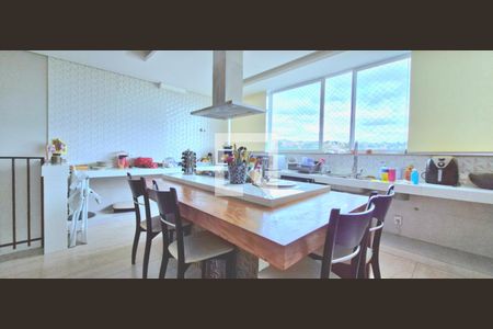 Cozinha de casa de condomínio para alugar com 6 quartos, 376m² em , Vespasiano