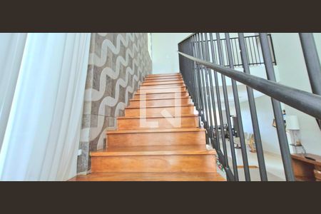 Escada de casa de condomínio à venda com 6 quartos, 376m² em , Vespasiano