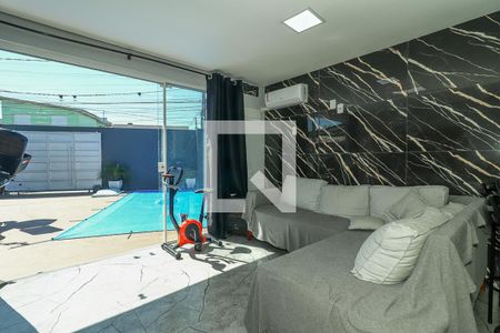 Sala de casa à venda com 3 quartos, 100m² em Sarandi, Porto Alegre