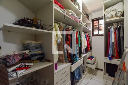 Closet Suíte de casa à venda com 3 quartos, 300m² em Matapaca, Niterói