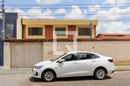 Fachada de casa à venda com 4 quartos, 240m² em Jardim Riacho das Pedras, Contagem