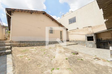 Quintal de casa à venda com 4 quartos, 240m² em Jardim Riacho das Pedras, Contagem