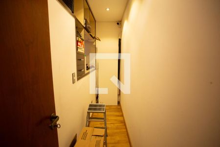 Corredor de casa para alugar com 3 quartos, 235m² em Vila Mariza Mazzei, São Paulo