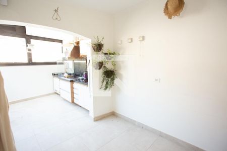 Área de Serviço de casa para alugar com 3 quartos, 235m² em Vila Mariza Mazzei, São Paulo
