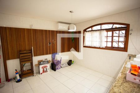 Cozinha de casa para alugar com 3 quartos, 235m² em Vila Mariza Mazzei, São Paulo