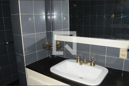Banheiro da Suíte de casa à venda com 5 quartos, 193m² em Cidade Nova, Belo Horizonte