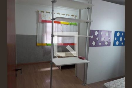 Casa à venda com 2 quartos, 200m² em Vila Carrão, São Paulo