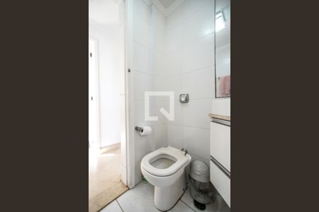 Banheiro de apartamento à venda com 2 quartos, 62m² em Vila Carrão, São Paulo