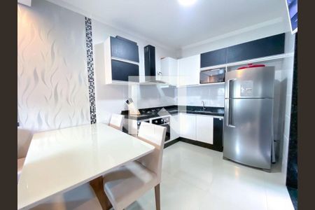 Casa à venda com 2 quartos, 80m² em Vila Carrão, São Paulo