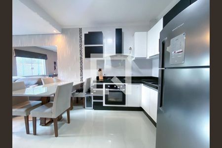 Casa à venda com 2 quartos, 80m² em Vila Carrão, São Paulo