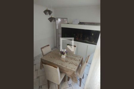 Casa à venda com 4 quartos, 202m² em Vila Cleonice, São Paulo