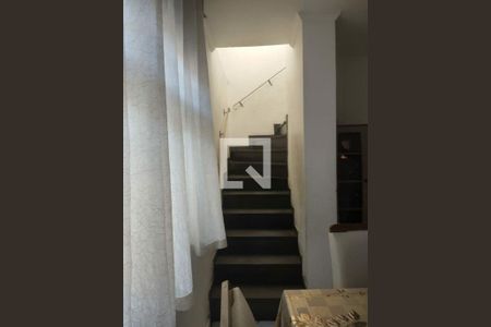 Casa à venda com 4 quartos, 202m² em Vila Cleonice, São Paulo