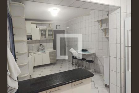 Casa à venda com 4 quartos, 202m² em Vila Cleonice, São Paulo