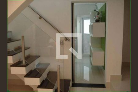 Casa à venda com 3 quartos, 311m² em Jardim Piqueroby, São Paulo