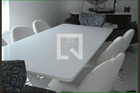 Casa à venda com 3 quartos, 311m² em Jardim Piqueroby, São Paulo