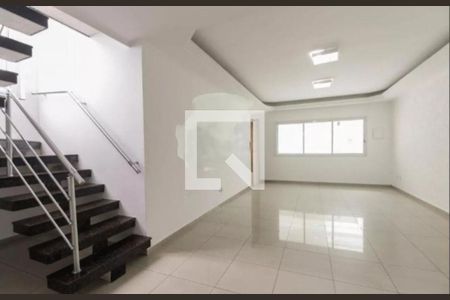 Casa à venda com 3 quartos, 298m² em Vila Carrão, São Paulo