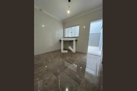 Casa à venda com 3 quartos, 100m² em Parque Tomas Saraiva, São Paulo