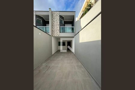 Casa à venda com 3 quartos, 100m² em Parque Tomas Saraiva, São Paulo