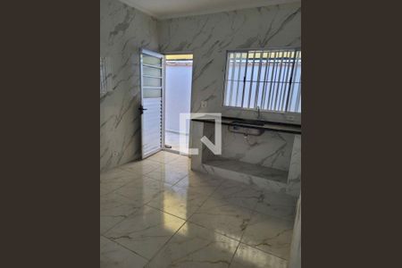 Casa à venda com 2 quartos, 79m² em Vila Antonieta, São Paulo