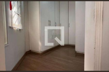 Casa à venda com 4 quartos, 350m² em Vila Carrão, São Paulo