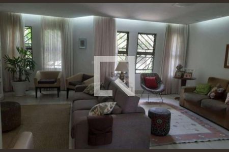 Casa à venda com 4 quartos, 350m² em Vila Carrão, São Paulo