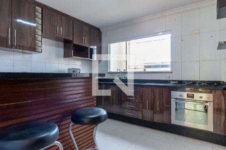 Casa para alugar com 3 quartos, 202m² em Vila Santa Clara, São Paulo