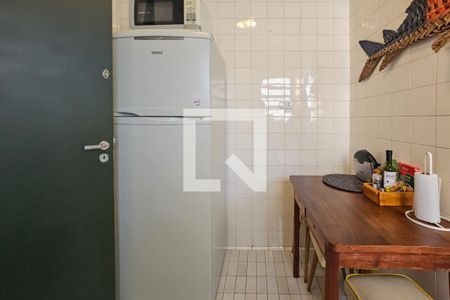 Cozinha de apartamento para alugar com 1 quarto, 60m² em Barra Funda, Guarujá