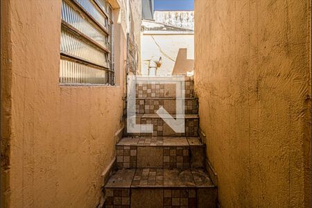 acesso para a área de serviço descoberta no terraço_1 de casa para alugar com 3 quartos, 120m² em Vila Marte, São Paulo