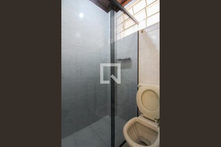 Banheiro de apartamento à venda com 2 quartos, 60m² em Planalto, Belo Horizonte