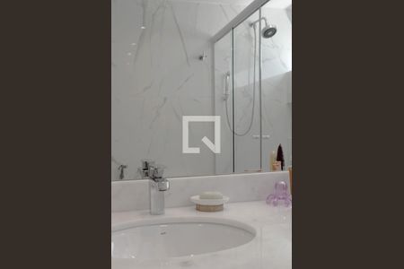 Banheiro da Suíte 2 de apartamento à venda com 2 quartos, 157m² em Cerqueira César, São Paulo