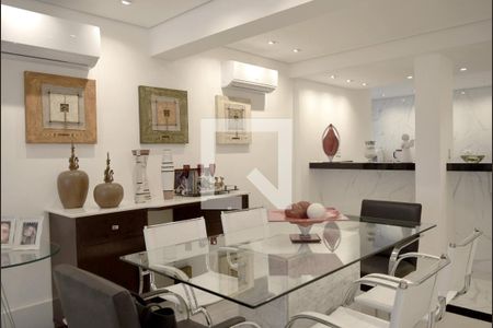 Sala de jantar de apartamento à venda com 2 quartos, 157m² em Cerqueira César, São Paulo