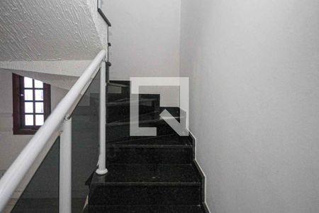 Escada de casa para alugar com 3 quartos, 240m² em Chácara Belenzinho, São Paulo