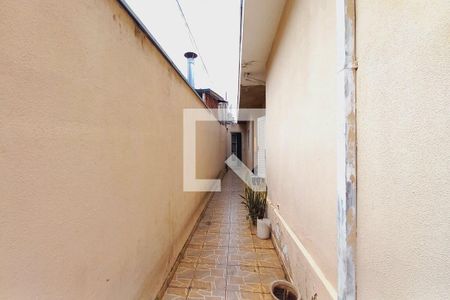 Corredor Lateral de casa à venda com 6 quartos, 172m² em Jardim Eulina, Campinas