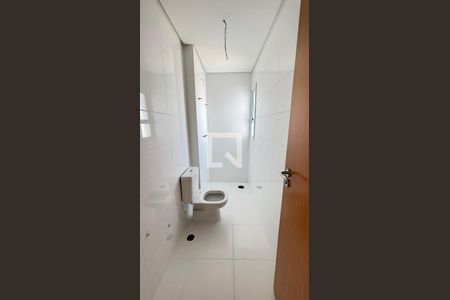 Banheiro de apartamento à venda com 2 quartos, 64m² em Campestre, Santo André