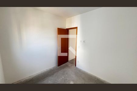 Quarto de apartamento à venda com 2 quartos, 64m² em Campestre, Santo André