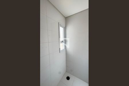 Banheiro de apartamento à venda com 2 quartos, 64m² em Campestre, Santo André