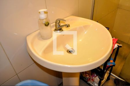Banheiro de apartamento à venda com 1 quarto, 44m² em Petrópolis, Porto Alegre