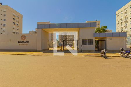 Fachada e portaria de apartamento à venda com 2 quartos, 54m² em Fátima, Canoas