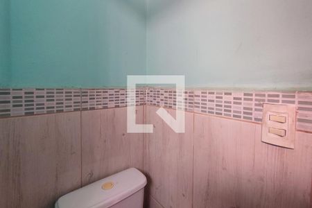 Banheiro Suíte de casa de condomínio para alugar com 3 quartos, 122m² em Cidade Satélite Íris, Campinas