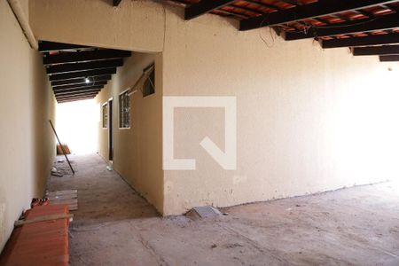 Garagem de casa à venda com 3 quartos, 250m² em Residencial Araguaia, Goiânia