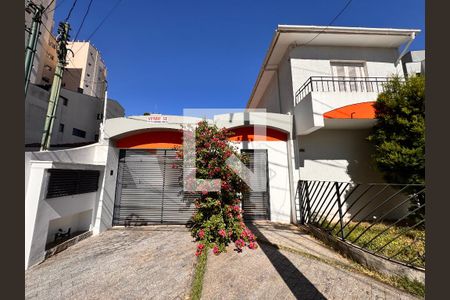 Fachada de casa à venda com 4 quartos, 230m² em Vila Assunção, Santo André