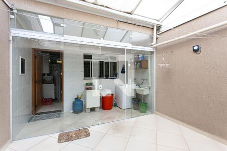 Quintal de casa à venda com 3 quartos, 180m² em Vila Carrão, São Paulo