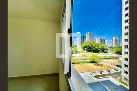 Sala/Cozinha de apartamento para alugar com 1 quarto, 32m² em Parque Industrial Tomas Edson, São Paulo