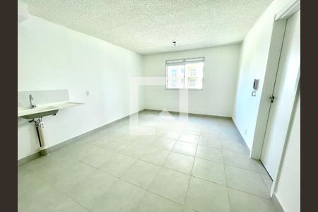 Sala/Cozinha de apartamento para alugar com 1 quarto, 32m² em Parque Industrial Tomas Edson, São Paulo