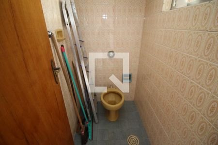 Banheiro de serviço de apartamento à venda com 3 quartos, 125m² em Brás de Pina, Rio de Janeiro