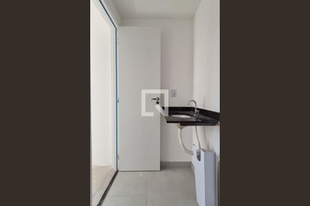 Banheiro de apartamento à venda com 2 quartos, 40m² em Jardim Cristiane, Santo André