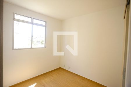 Quarto 2 de apartamento para alugar com 3 quartos, 65m² em Camargos, Belo Horizonte