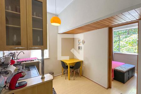 Sala/Cozinha de apartamento para alugar com 1 quarto, 25m² em Copacabana, Rio de Janeiro