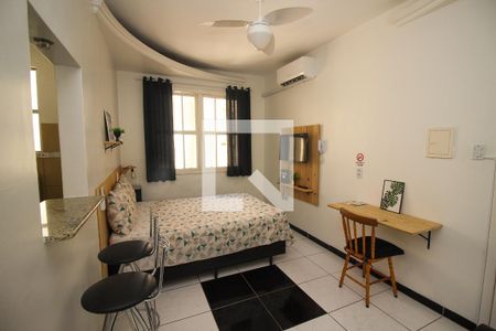 Sala/Quarto de kitnet/studio para alugar com 1 quarto, 26m² em Cidade Baixa, Porto Alegre